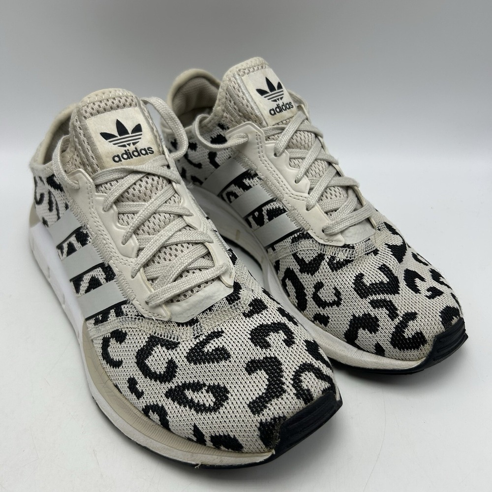 Adidas Sneakers Woman 8.5 Swift Run HO1906 Leopard Animal Print Beige Black Read